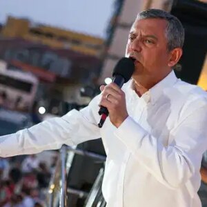 ozgur ozel saat 2000yi isaret etti cagri yapti ozlem cercioglu gondermesi dikkat cekti rgJG2ySw