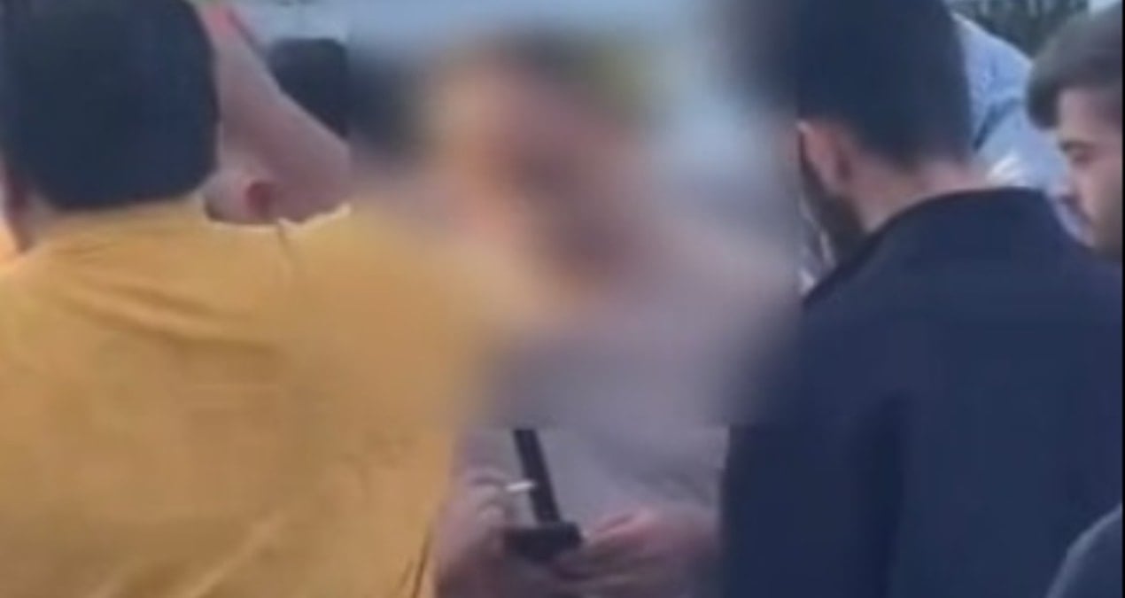 16 yasindaki kizin fotografini cekerken yakalandi meydan dayagindan kacamadi cCHQikbB