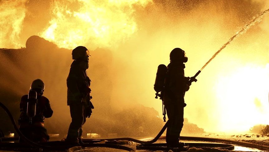 aksarayda geri donusum fabrikasinda yangin 4fYUymV2