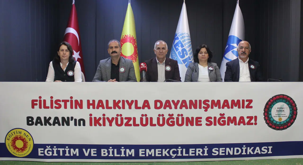 egitim sen genel baskani kemal irmaktan bakan tekine sert filistin yaniti senin fikrindekiler 6 filoyu kible yaparak namaz kildi t34XpOwr