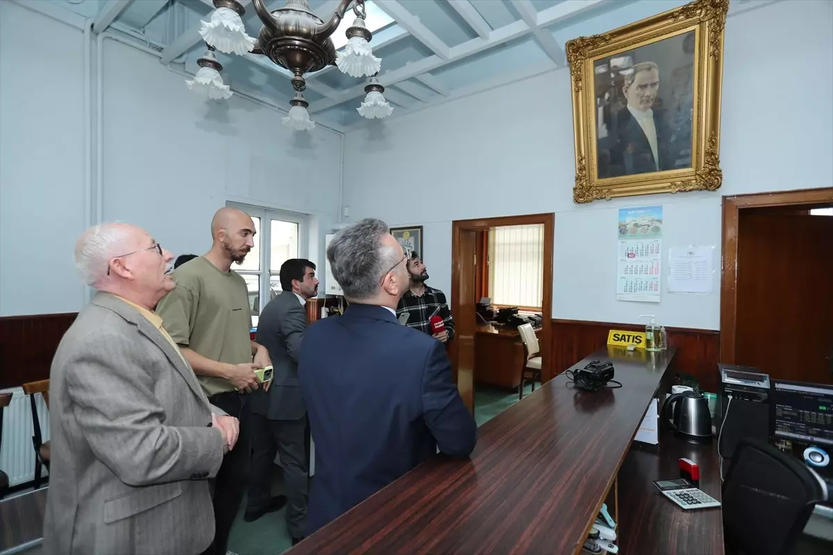 eskisehir valisi aksoy cumhuriyetin 102 yili kutlamalari kapsaminda asirlik firmalari ziyaret etti Hw3irMXW.jpg