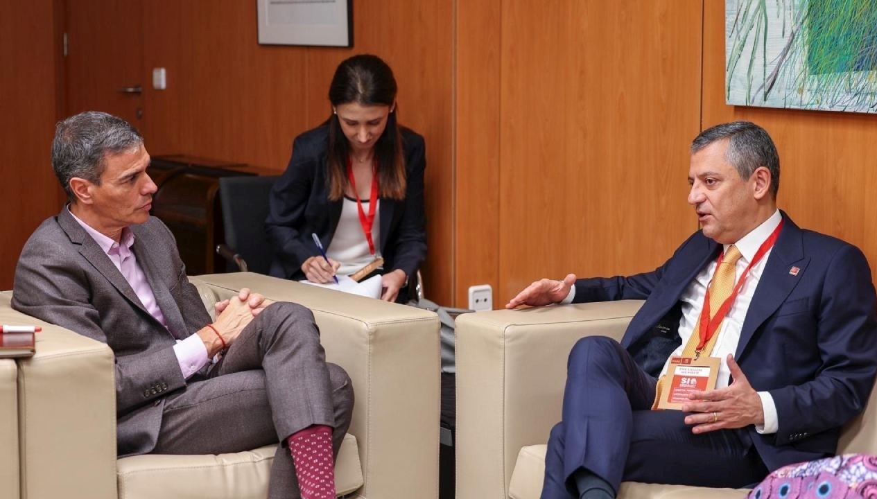 ozgur ozel ispanya basbakani sanchez ile gorustu TaEJkplB