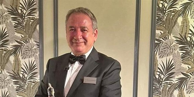 sisecam eski yonetim kurulu baskani kirmana yurtdisi cikis yasagi aHjnywyd.jpg