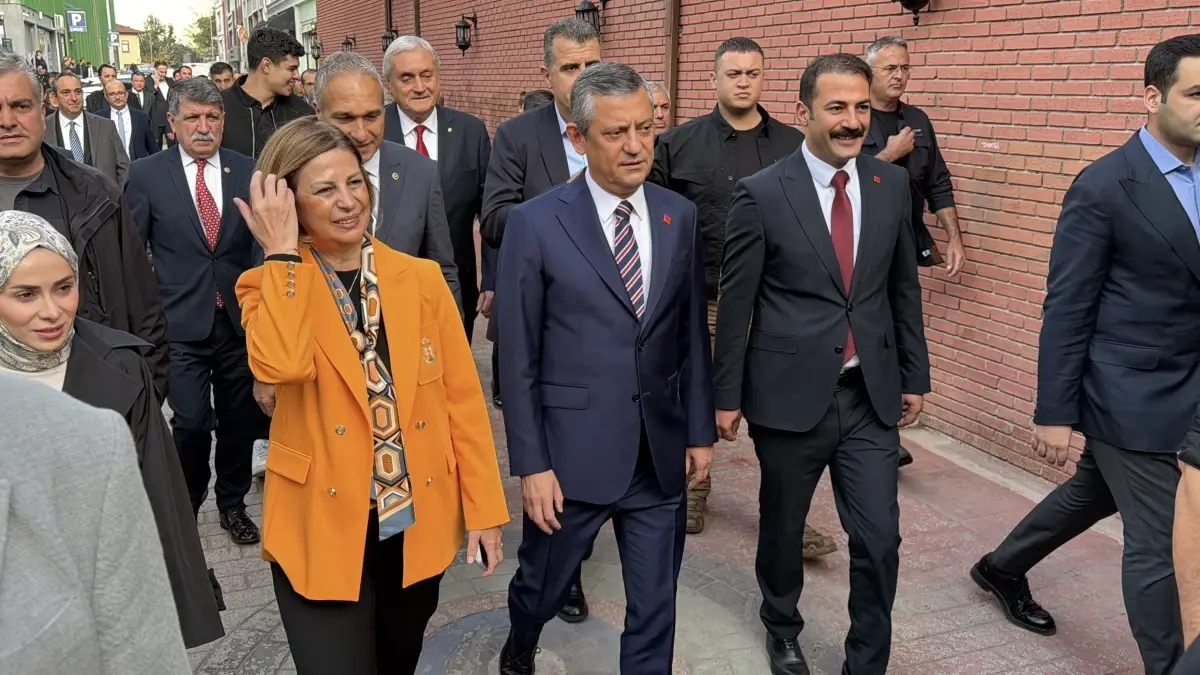 ozgur ozelden genclere yok aciklamasi H8GEk8ja.jpg