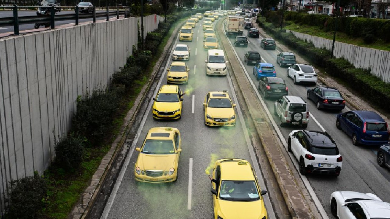 taksicilerden 48 saatlik grev vpfzvn7C.jpg