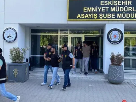 1 polis ile 6 kisinin yaralandigi tasli sopali kavgada karar cikti 5 tutuklama DKPgLNmb