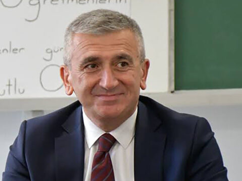 Akcakoca belediye baskani fikret albayrak yeniden tutuklandi mCdyH1LR