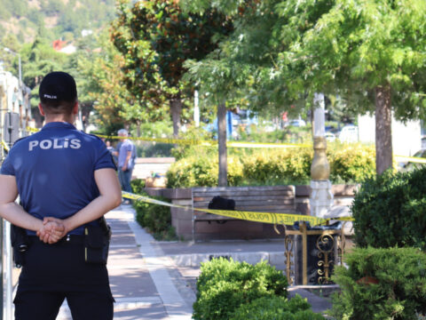 Amasyada supheli canta panigi funyeyle patlatildi icinden bebek kiyafetleri cikti XzEr7IFA
