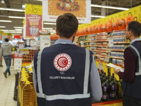 Bir top dondurma icin agzindan cikan kelime yakti bakanlik harekete gecti NlIGPXbh